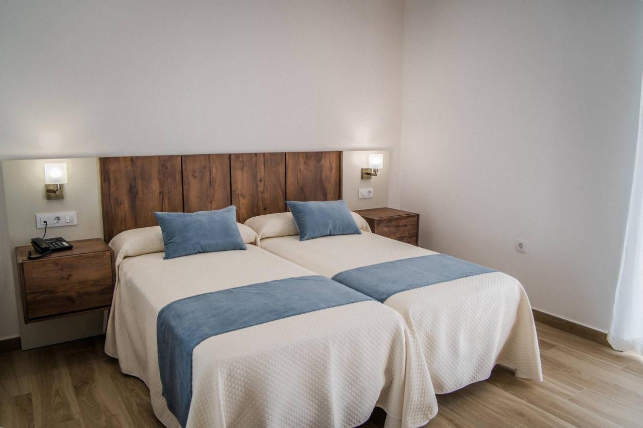 Hotel Rural La Teja Сегура-де-Леон Экстерьер фото